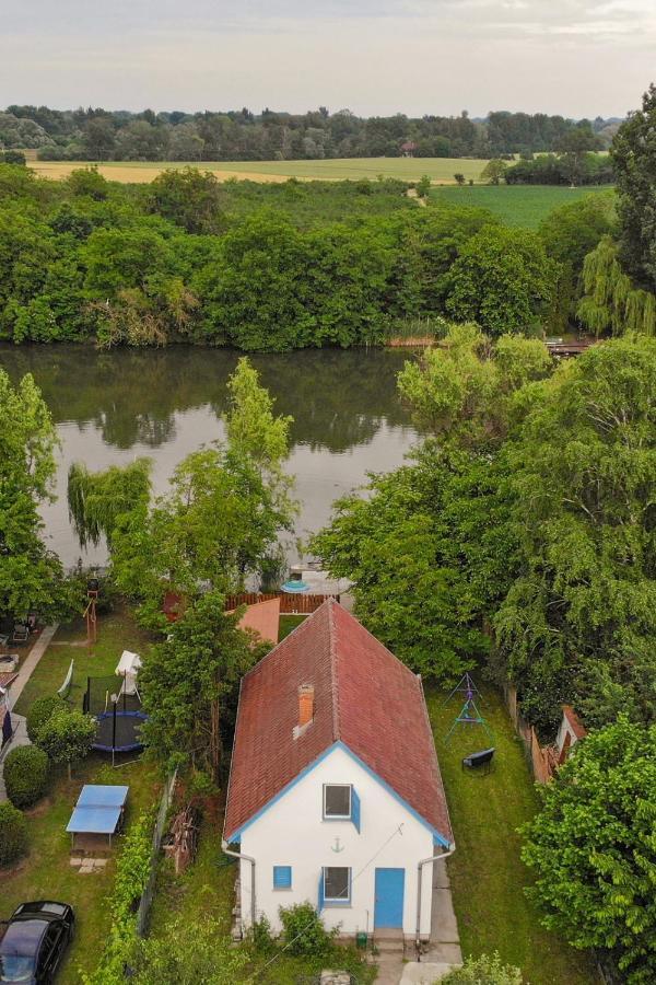 Villa Popeye Jakuzzis Nyaralohaz Békésszentandrás Exterior foto